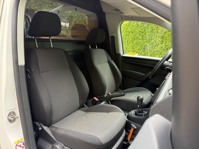VOLKSWAGEN CADDY 2.0 TDI L1H1 Airco / Trekhaak / 100% Dealer onderhouden / Parkeersensoren, VDW Cars, Enschede