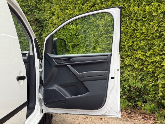 VOLKSWAGEN CADDY 1.6 TDI L1H1 Airco / Trekhaak / Standkachel / Nieuwe APK, VDW Cars, Enschede