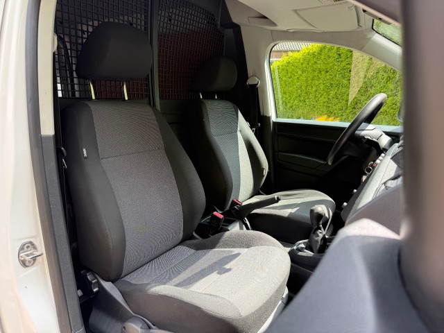 VOLKSWAGEN CADDY 1.6 TDI L1H1 Airco / Trekhaak / Standkachel / Nieuwe APK, VDW Cars, Enschede