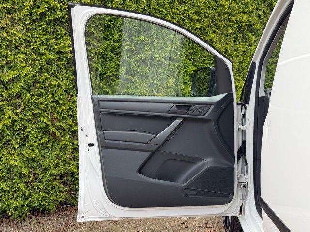 VOLKSWAGEN CADDY 1.6 TDI L1H1 Airco / Trekhaak / Standkachel / Nieuwe APK, VDW Cars, Enschede