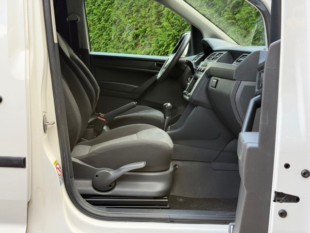 VOLKSWAGEN CADDY 2.0 TDI Airco / Cruise / Apple CarPlay / Parkeersensoren / Sidebars, VDW Cars, Enschede