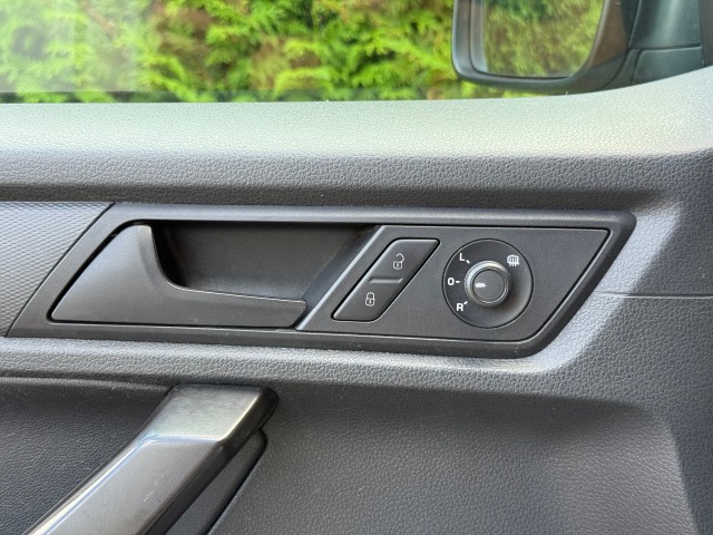 VOLKSWAGEN CADDY 2.0 TDI Airco / Cruise / Apple CarPlay / Parkeersensoren / Sidebars, VDW Cars, Enschede