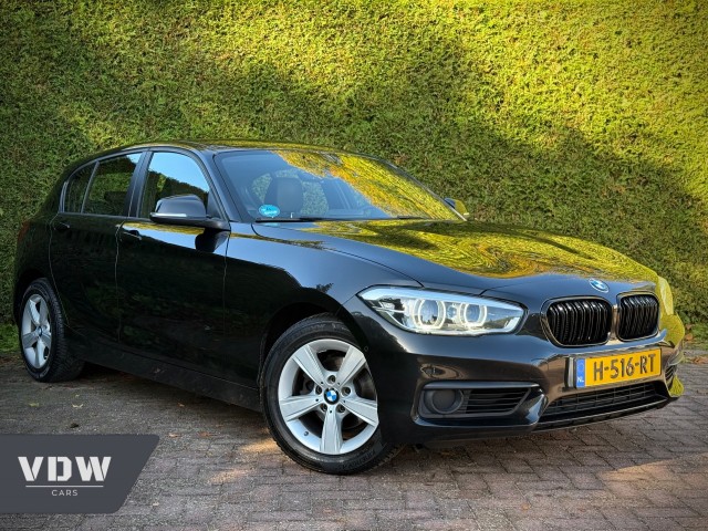 Bmw 1-serie - 118i High Executive Automaat / Leer / CarPlay / Keyless / D. Onderhouden