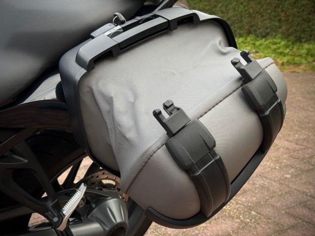 BMW K1300S  Akrapovič / 176PK / Handvatverwarming / ABS / Garmin Navi, VDW Cars, Enschede