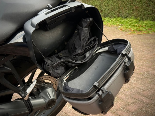 BMW K1300S  Akrapovič / 176PK / Handvatverwarming / ABS / Garmin Navi, VDW Cars, Enschede