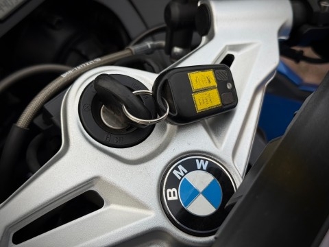 BMW K1300S  Akrapovič / 176PK / Handvatverwarming / ABS / Garmin Navi, VDW Cars, Enschede